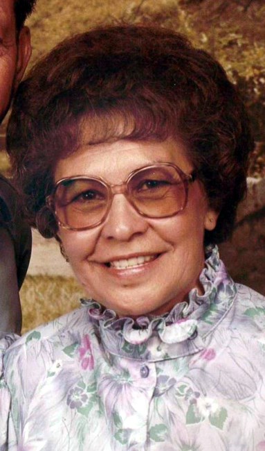 Obituario de Thelma Cruz