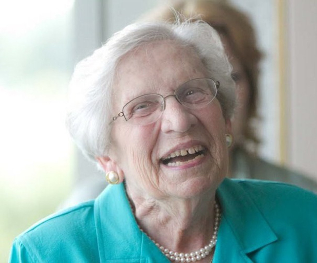 Obituary of Mae N Roth