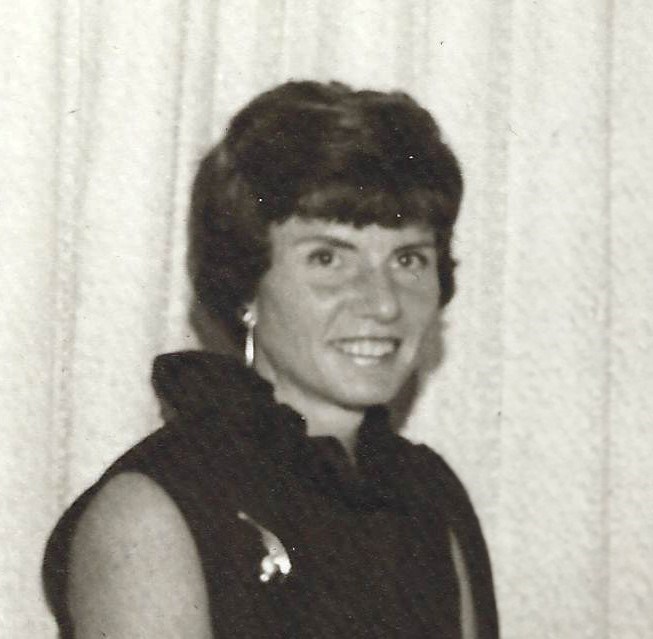 Obituary of Julianne Rutter Housecroft Card