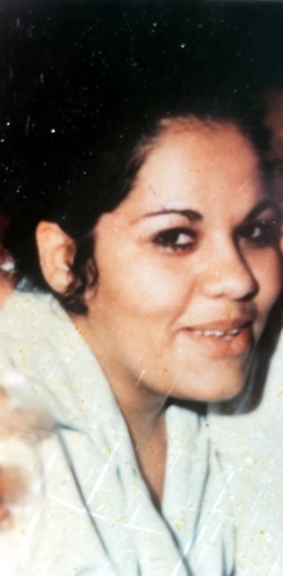 Obituary of Lydia Flores