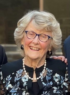 Obituario de Betty Tom Stone