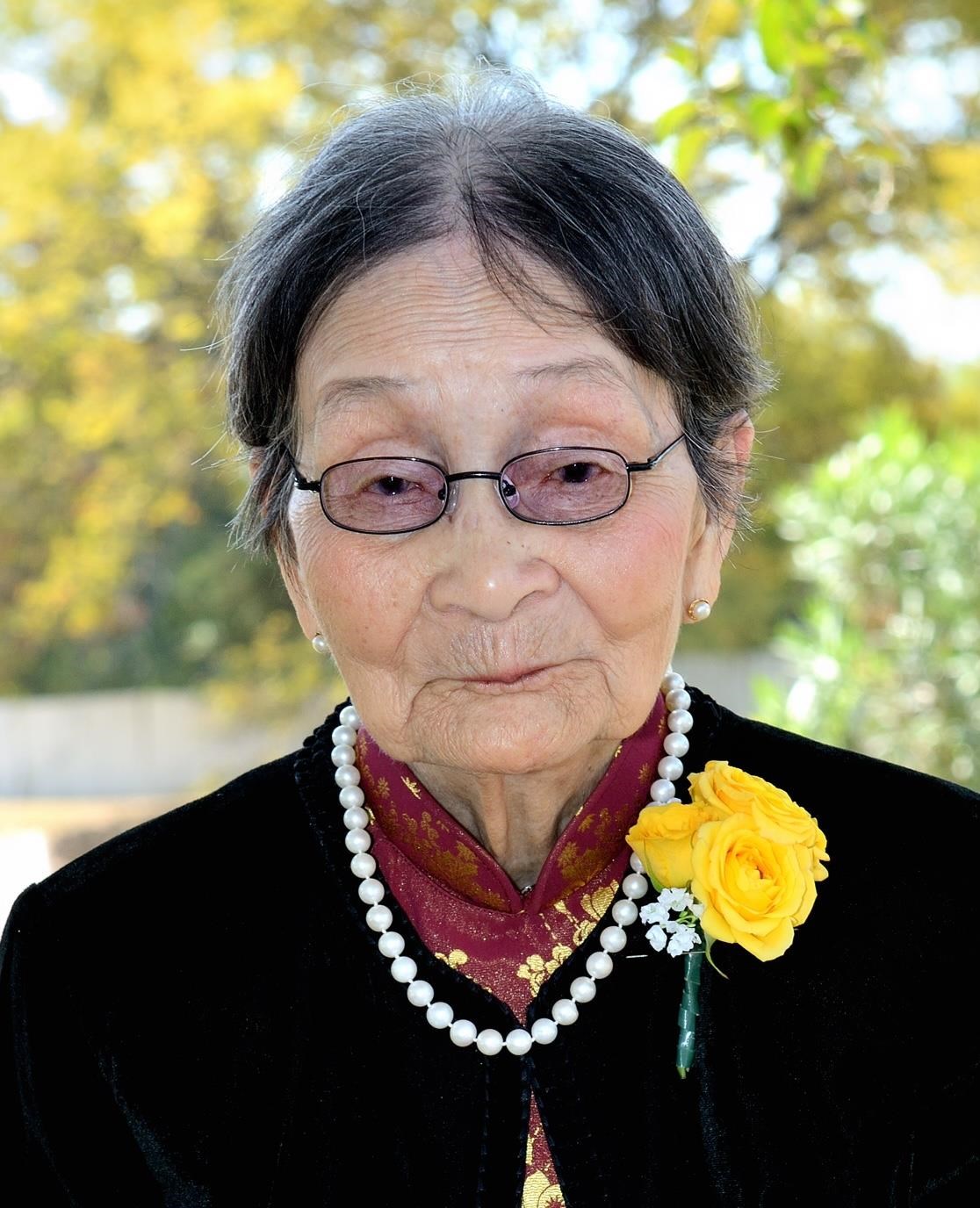 Obituary of Hong Thi Pham
