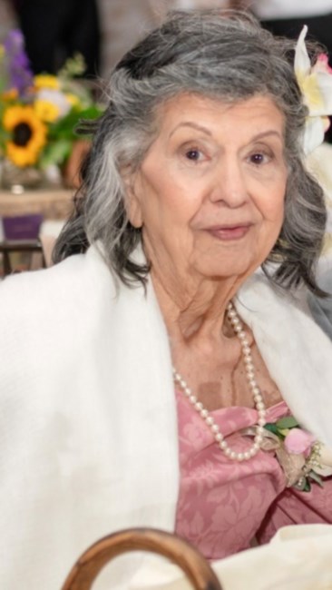 Obituary of Gwendolyn May Tomlins