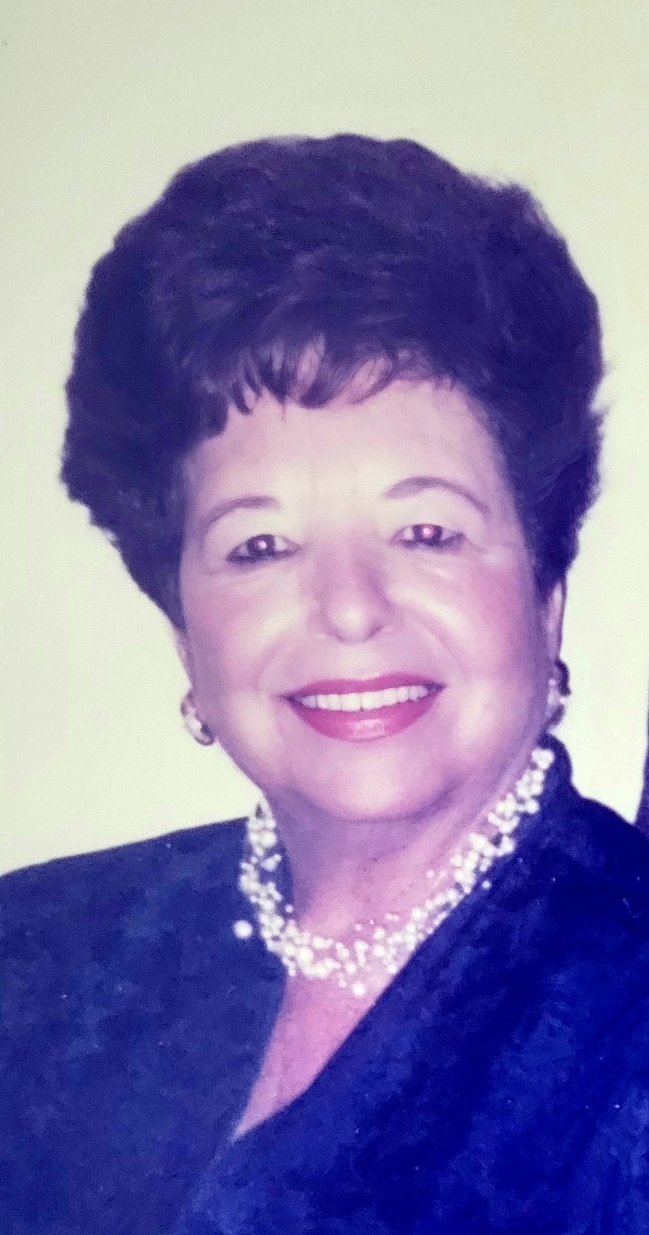 Obituary of Helen Sarah Strauss