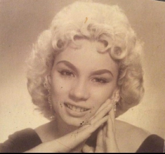 Obituary of Esther Murray