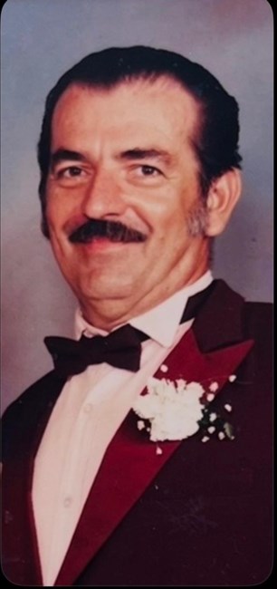 Obituario de Efrain Torres Villafane