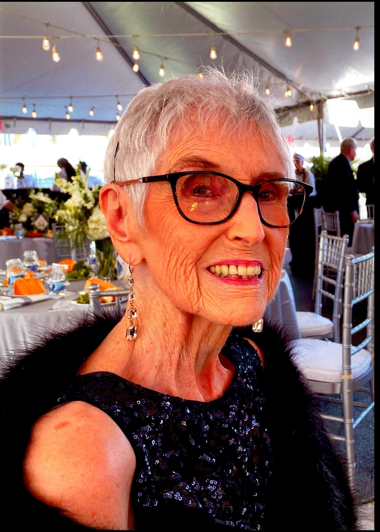 Obituario de Joan C Saluto