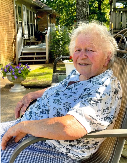 Obituary of Johanna Holland