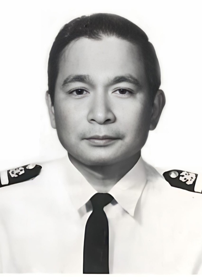 Obituary of Reuben T Santos