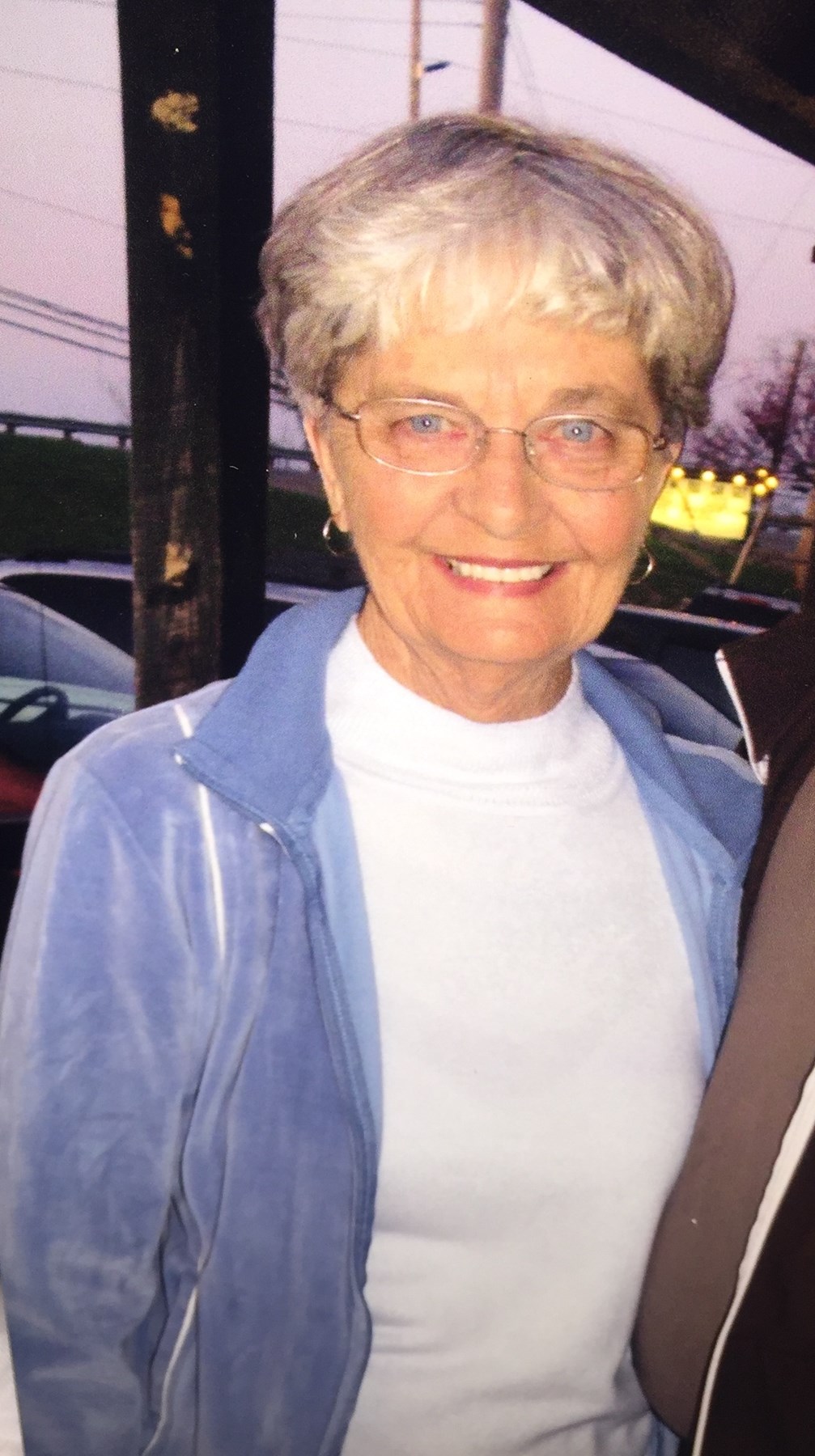 Obituary of Virginia "Ginny" Sue Reeves Reeves Massing