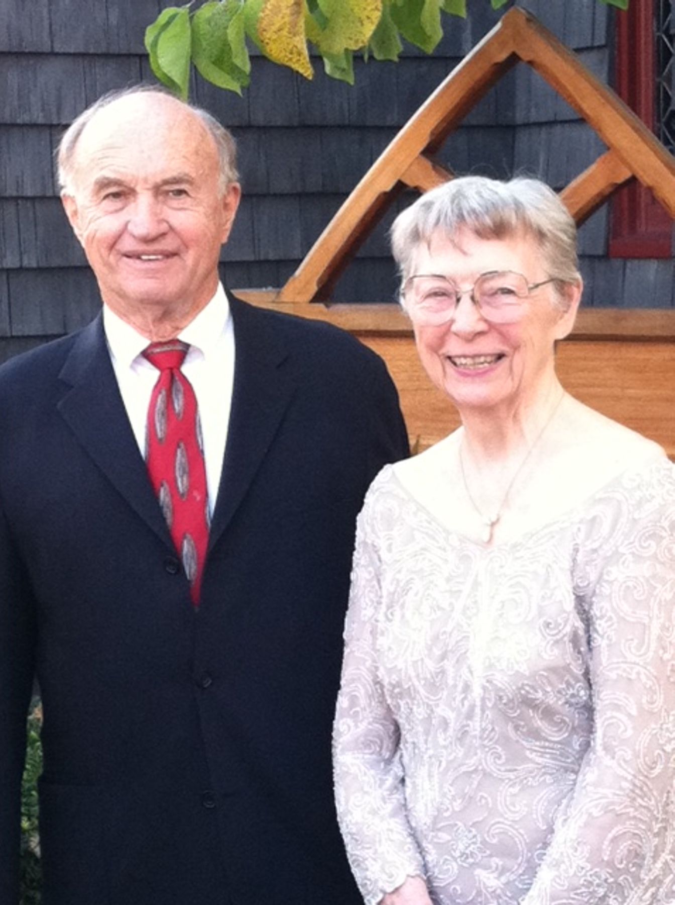 Obituary of Gordon Earl Maxwell, M.D.