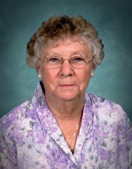 Obituary of Betty J. Mangold