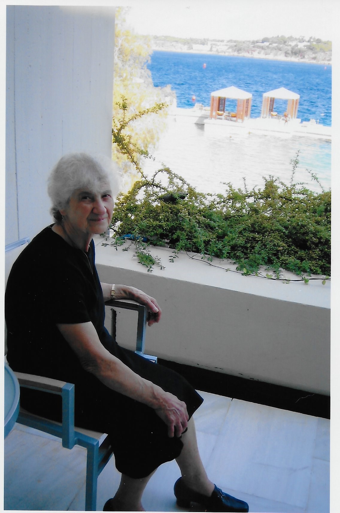 Obituary of Elaine Elias Lambrakopoulos