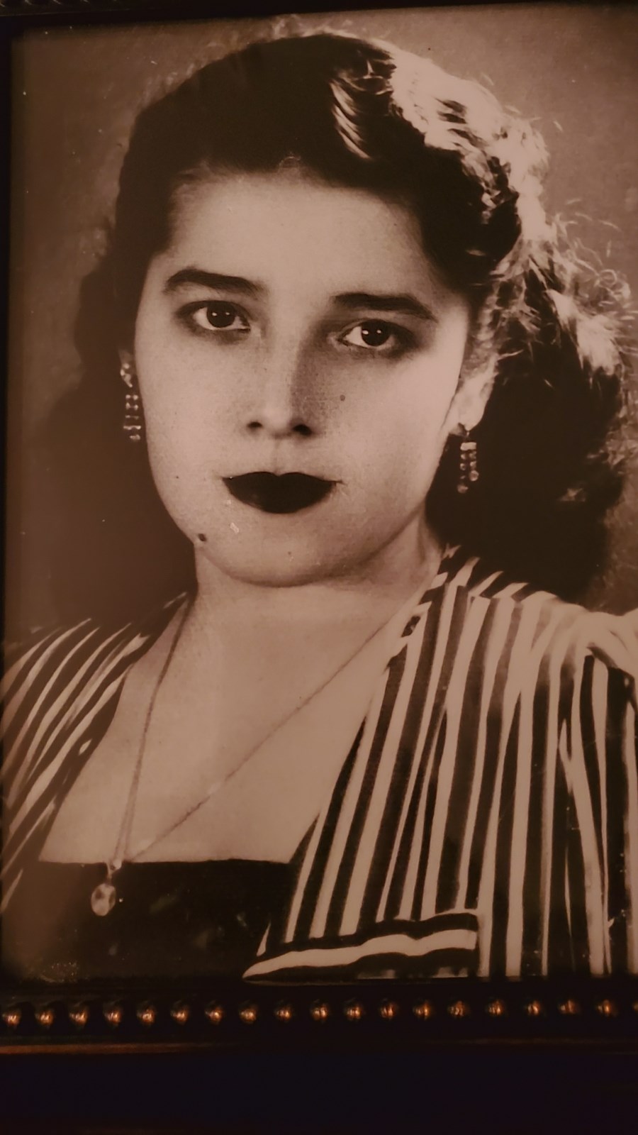 Obituary of Gloria E. Robles