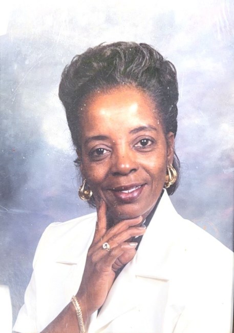 Obituary of Gwendolyn Garnet Moore
