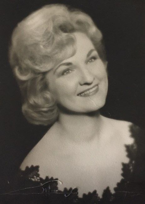 Obituary of Christine Lindquist