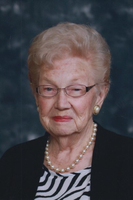 Obituary of Leona E Smith