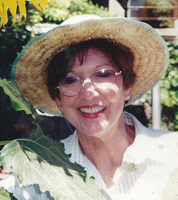 Obituary of Esther Hernandez