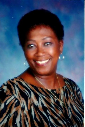 Obituary of Yvonne Mercedes Hunter-Smith