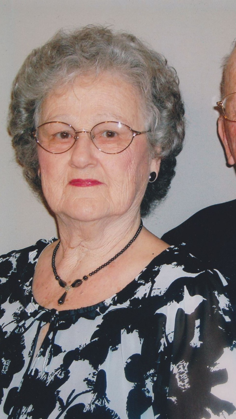 Obituary of Beverly DeBuys Murray