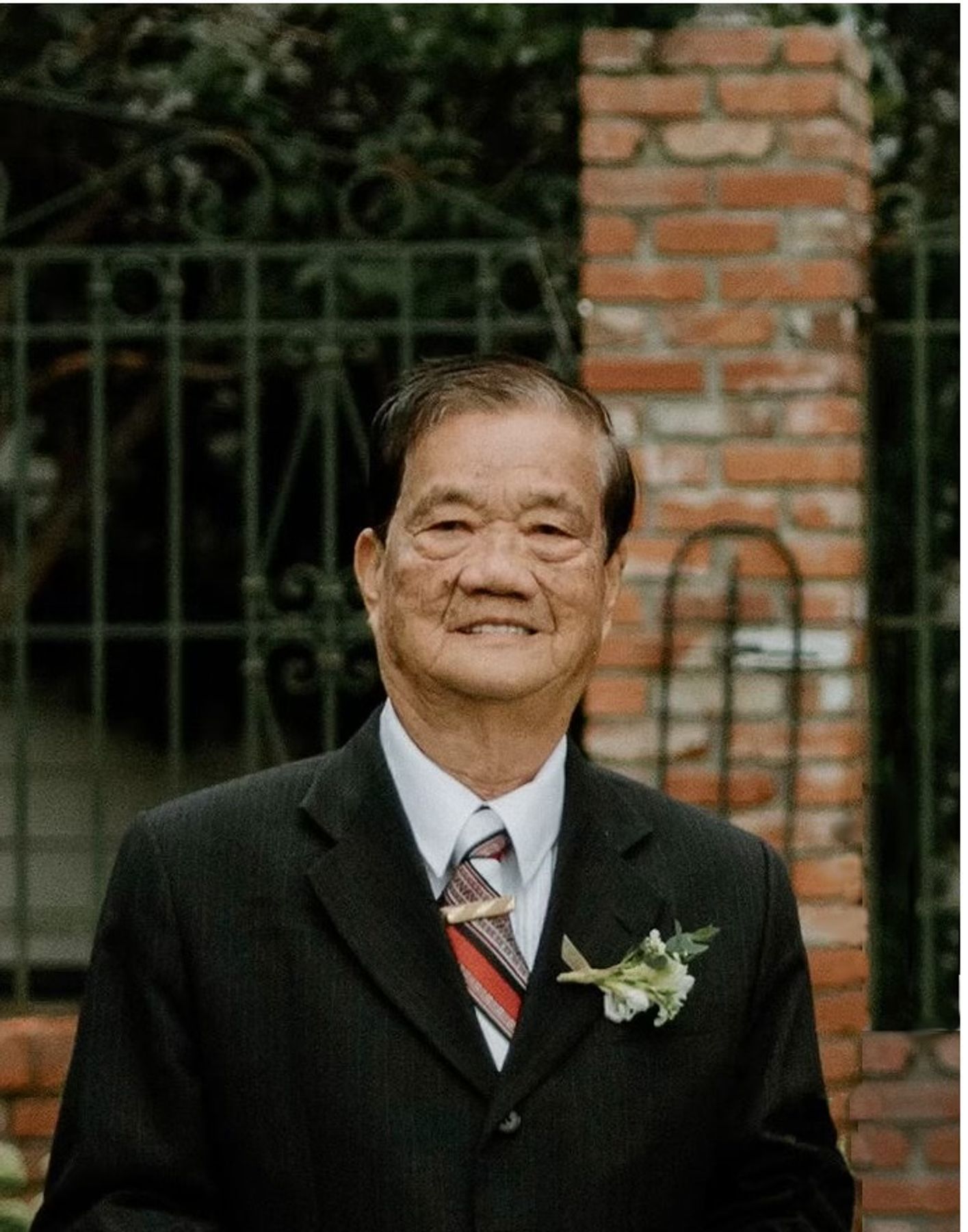 Obituary of Tho Thanh Le