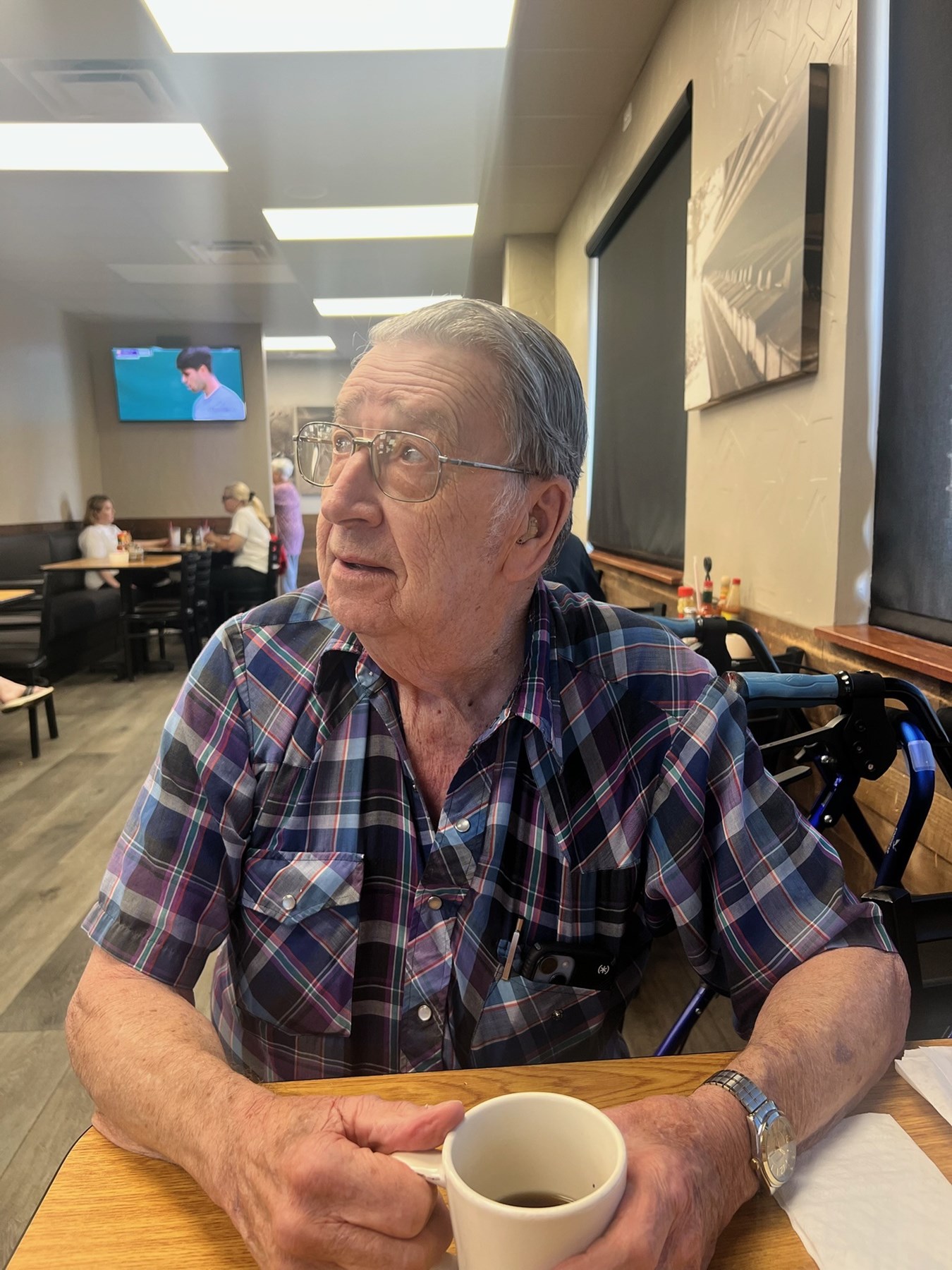 Obituary of Frank Howe
