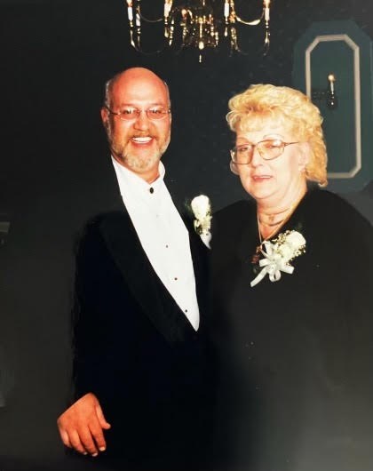 Obituary of Lorin J. "Luke" Mayne & Kathryn M. "Kit" Mayne
