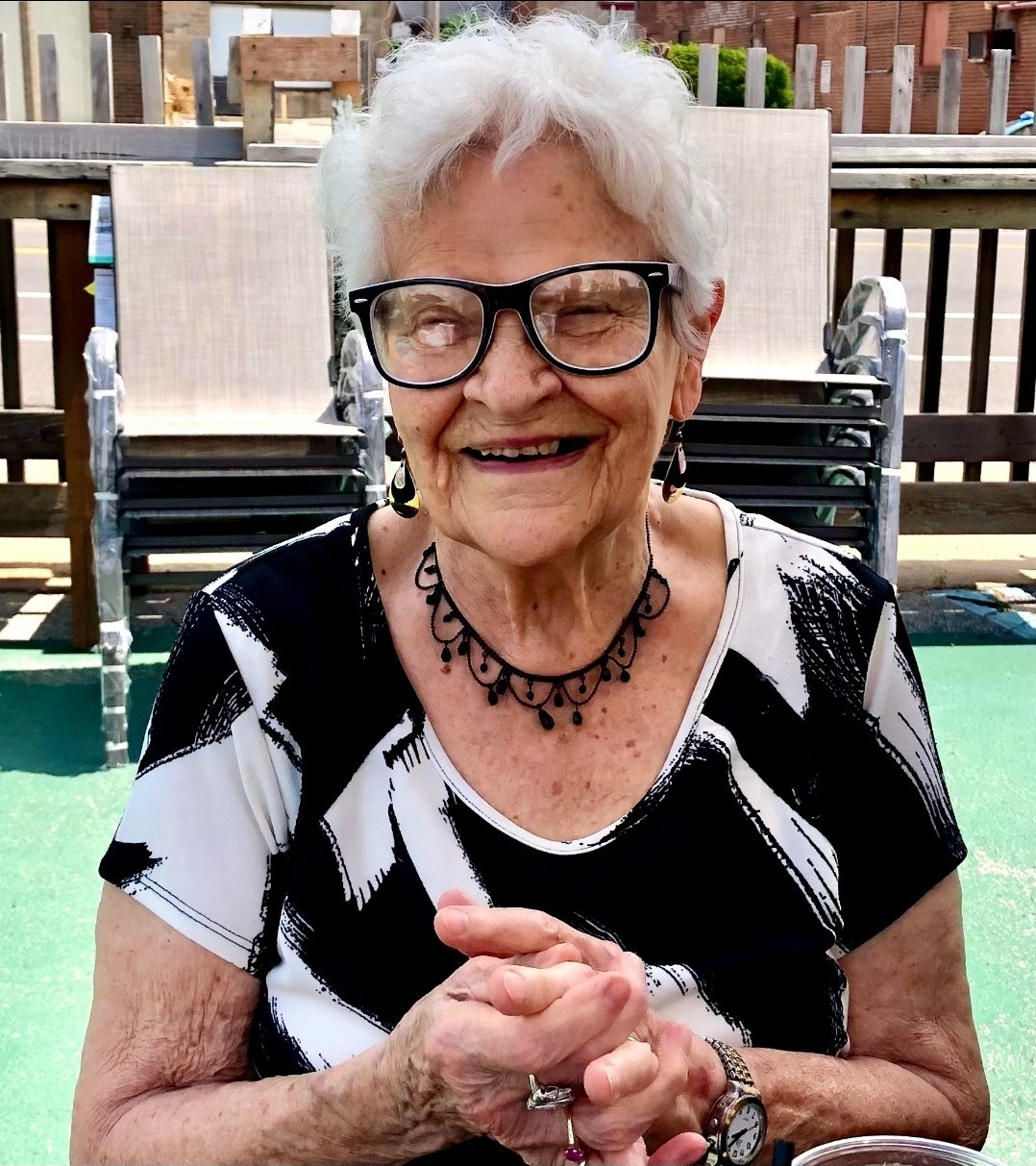 Obituary of Marian Louise Mueth