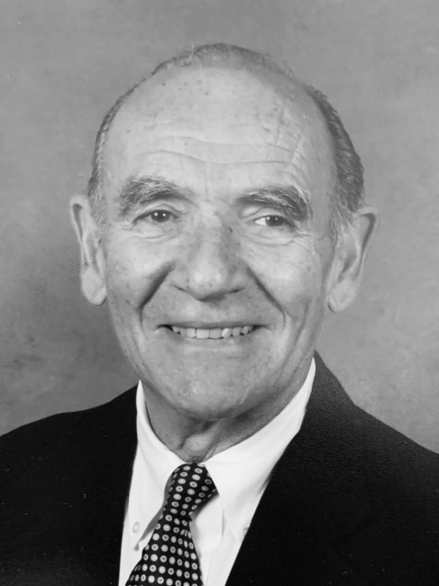 Obituario de George L. Manias