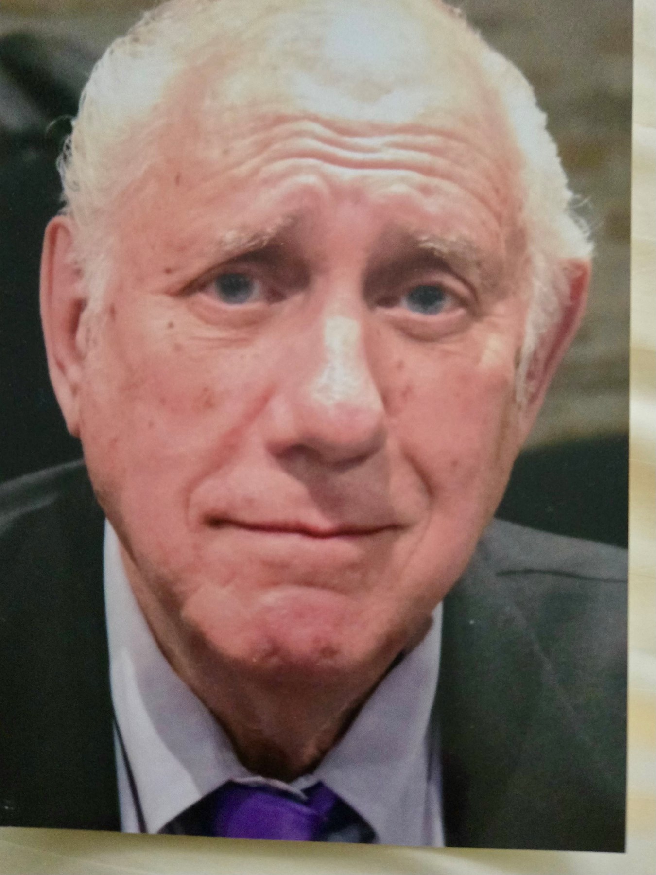 Obituario de Lester J. Brandais