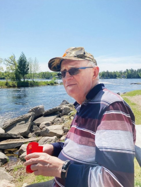 Obituario de Earl (Sam) Magel