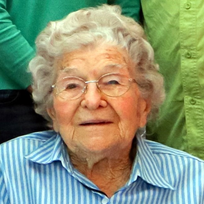 Avis de décès de Lucille Pfeiffer Montgomery