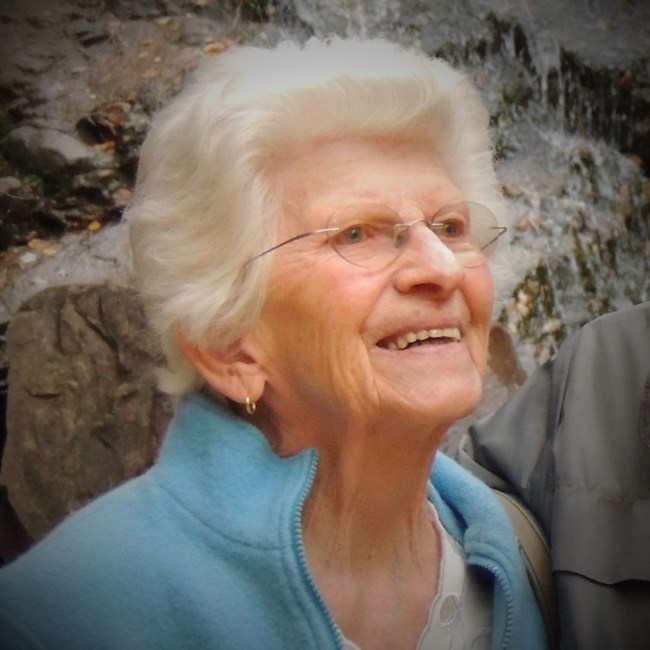 Obituary of Viola Christina Platt