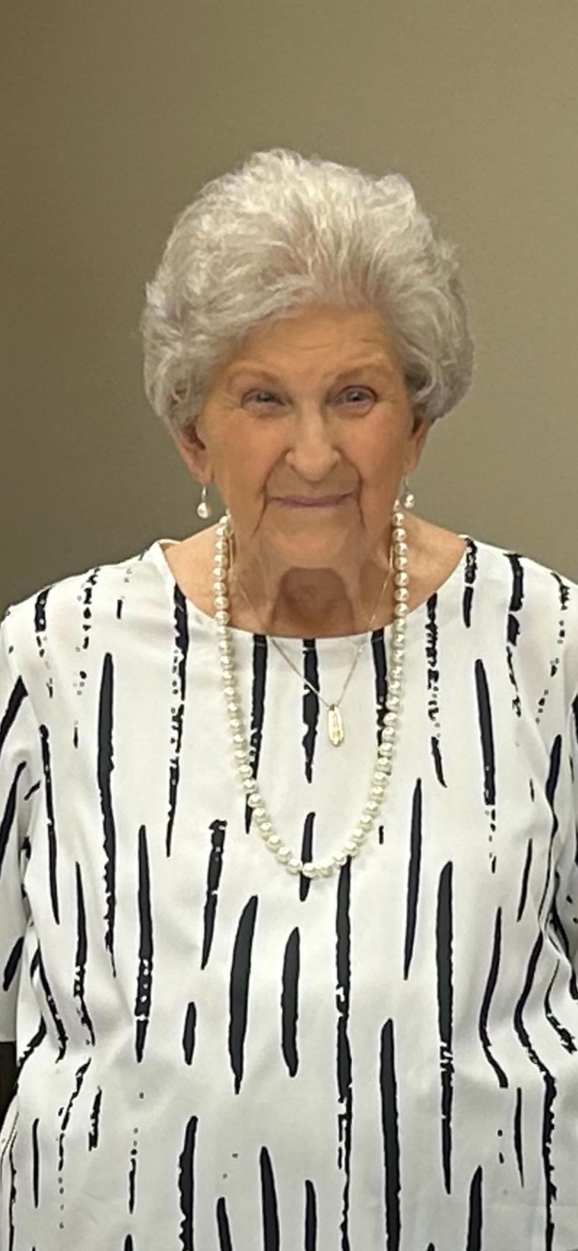 Obituary of Helen Reid Roberts