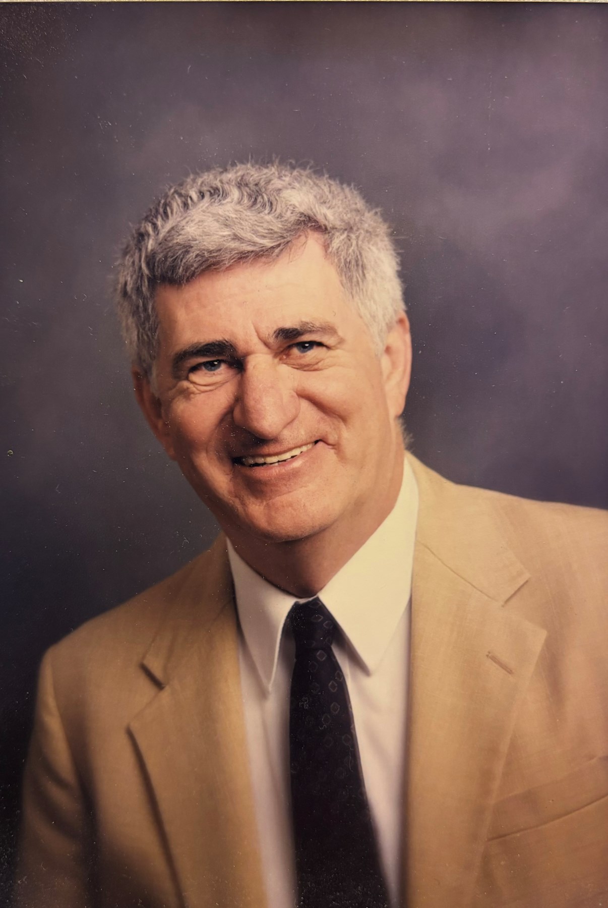 Obituary of Robert Angus McLachlan