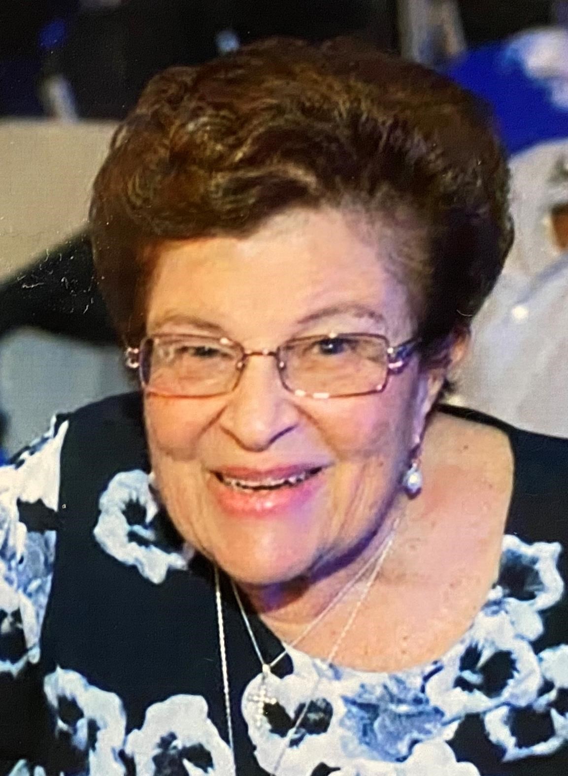 Obituary of Helen Varsam