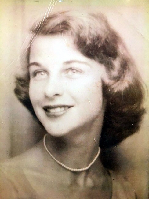 Obituary of Eloise Stakely Nichols