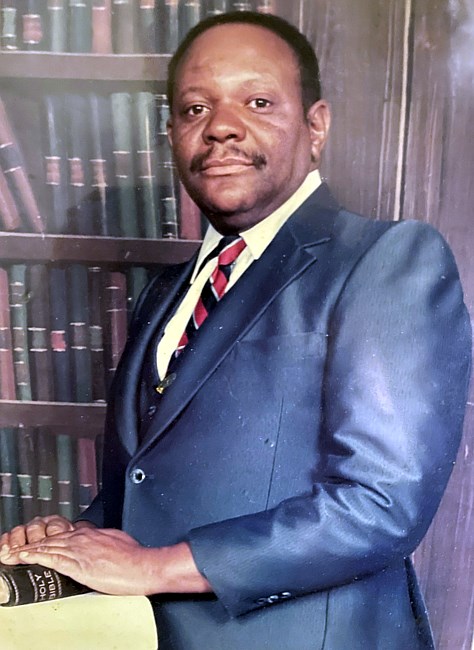 Obituario de Bishop Leslie Cato