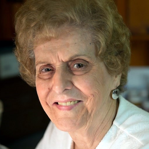 Obituary of Clara Medeiros