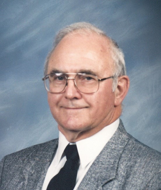 Obituary of Mr. Robert L Strahan