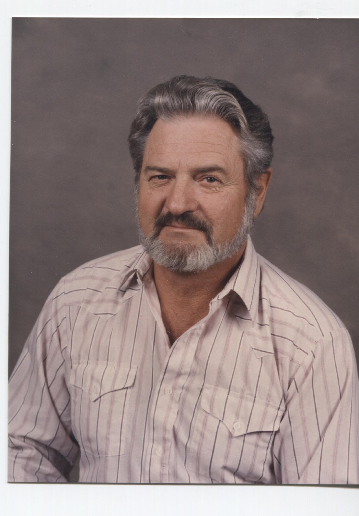 Obituario de Johnny V. "Buck" Holloway