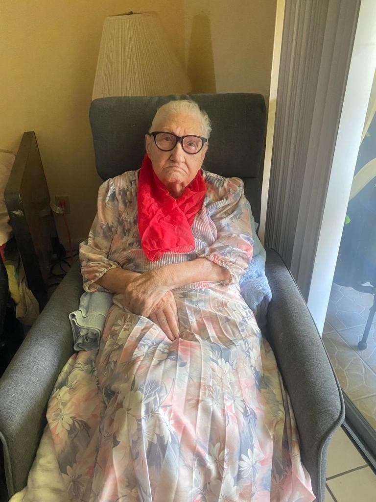 Obituary of Leonor Perez