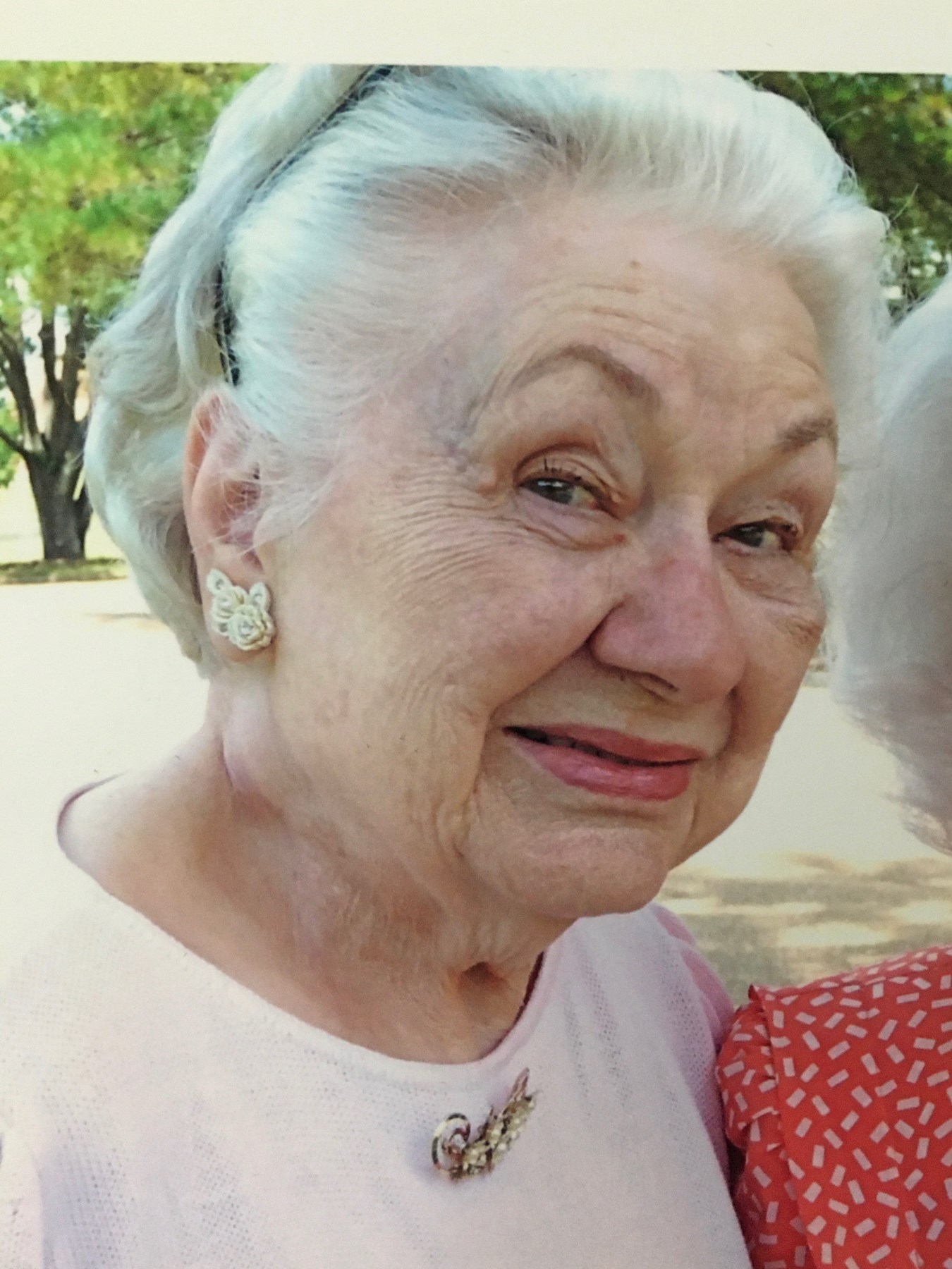 Obituary of Sara Caroline ('lyn) Smith