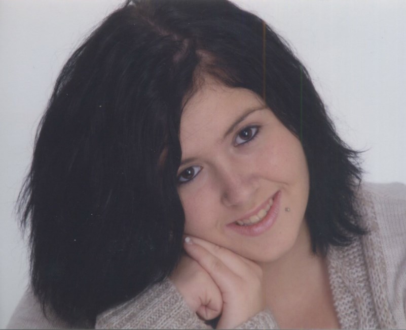 Obituary of Danielle Kay Holcombe