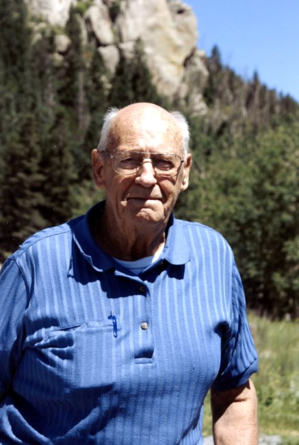 Obituary of Emmett Marion "Mike" Gholson