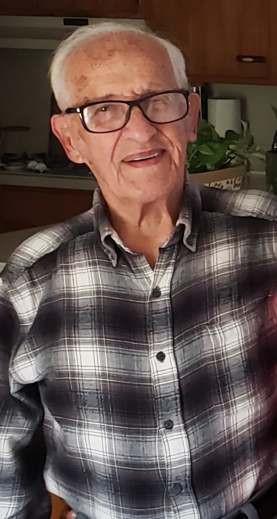 Obituary of Julio H. Papi