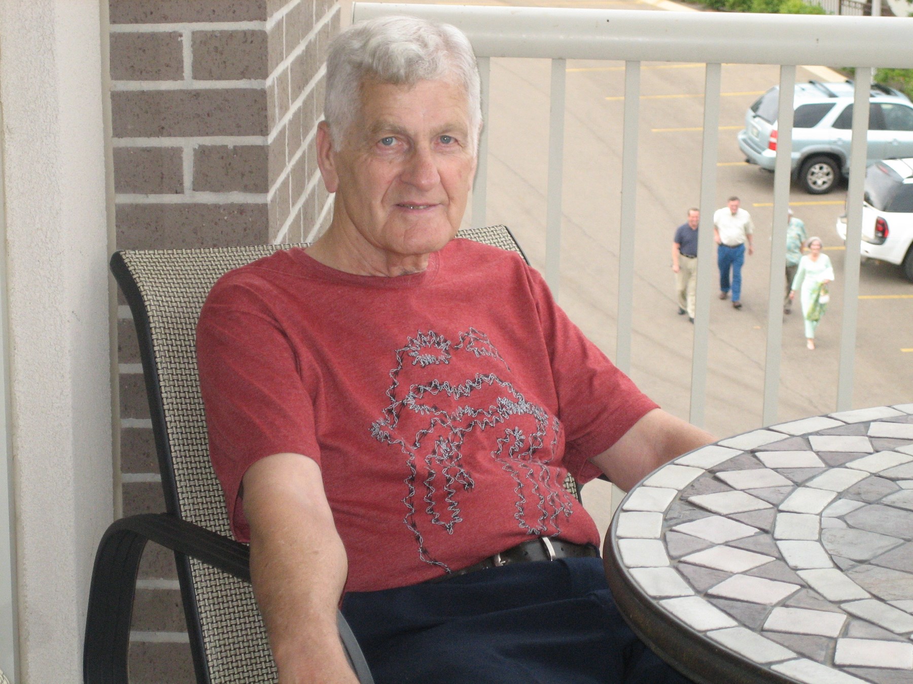 Obituary of Leon E Dietschweiler