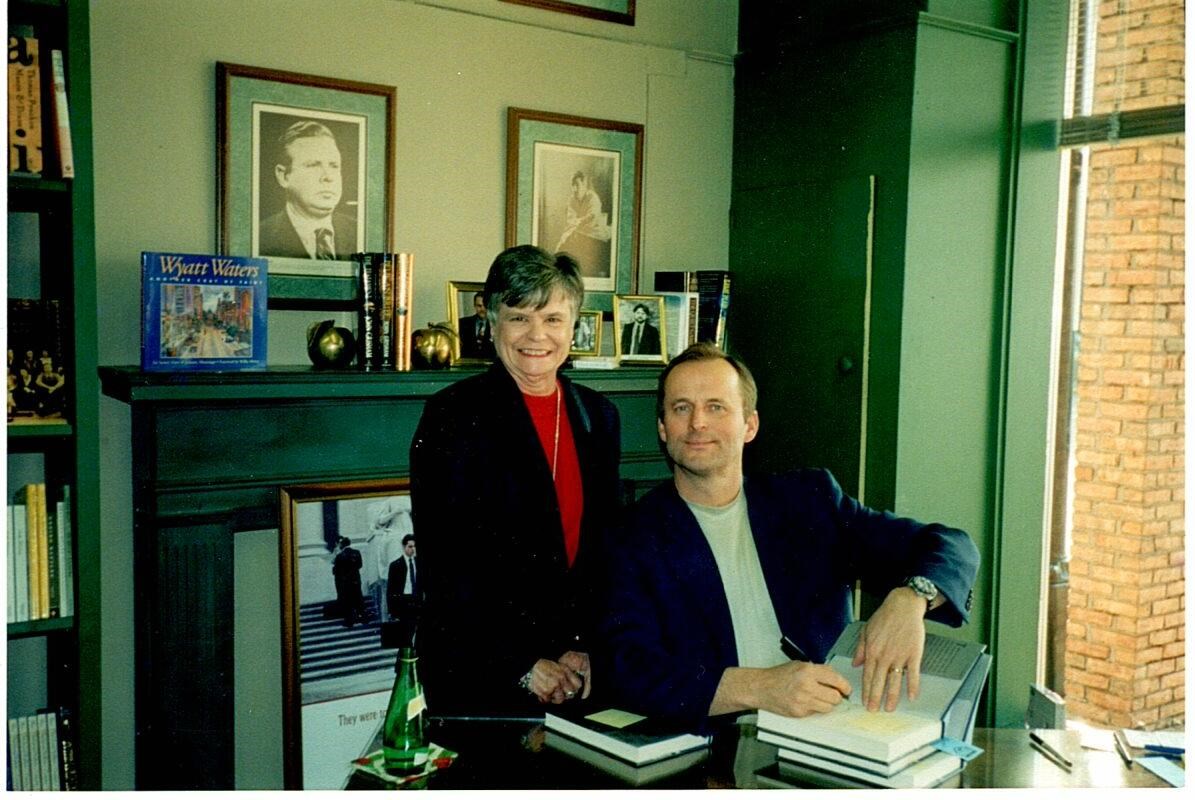 Obituary of Peggy Perry