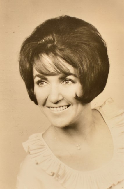 Obituary of Kathleen Mary Tracey