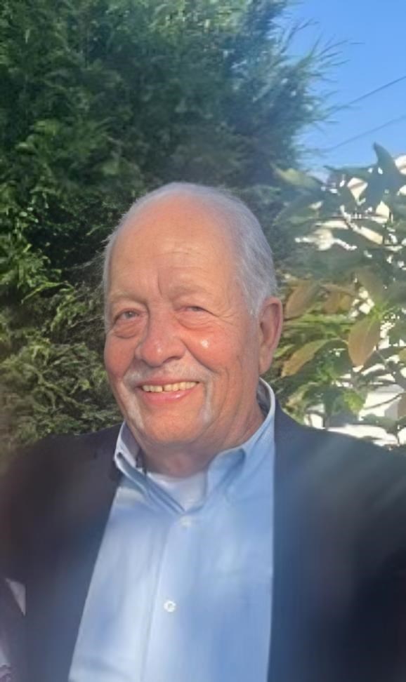 Obituario de Rodolfo Becerra Flores